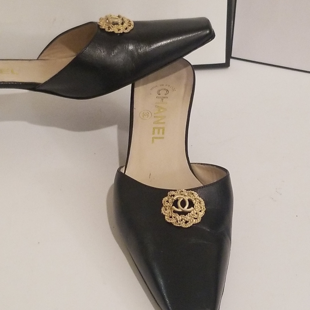 SOLD! Chanel Leather Mules Heels CC Logo 8 7.5 - Picture 10 of 12